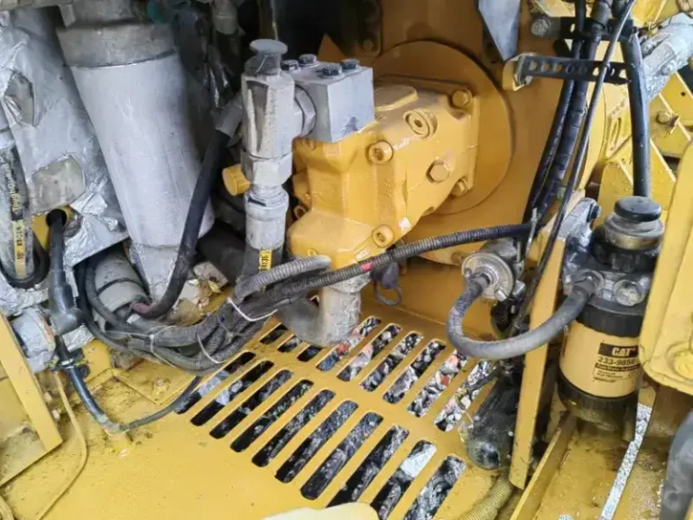 Used-Excavator-Caterpillar-306E22