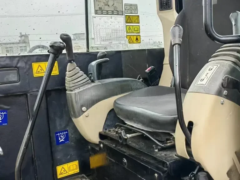 Used-Excavator-Caterpillar-306E28