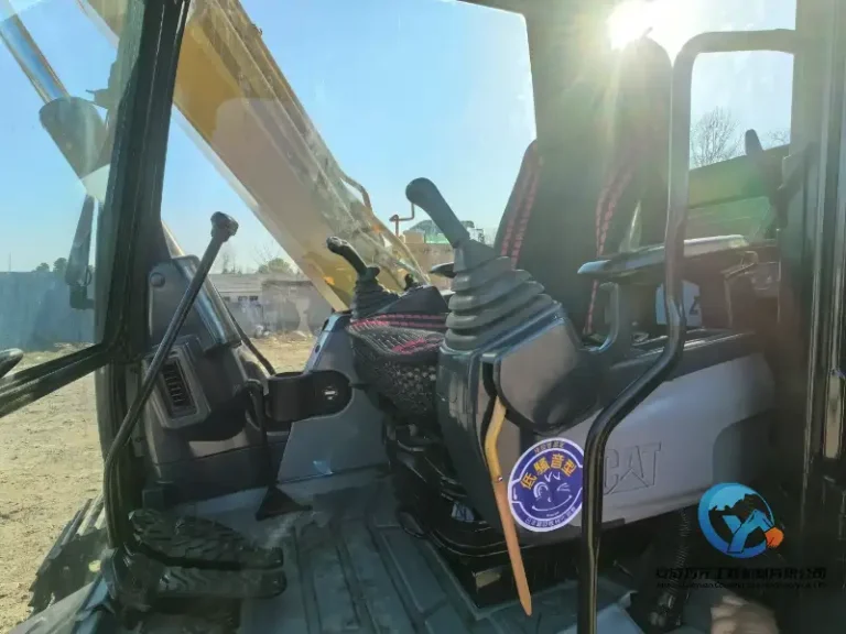 Used-Excavator-Caterpillar-307D26