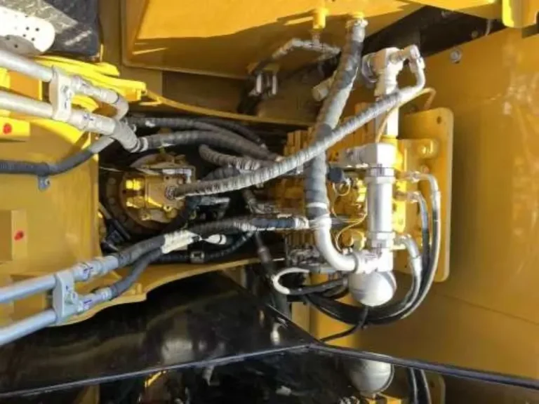 Used-Excavator-Caterpillar-307E26