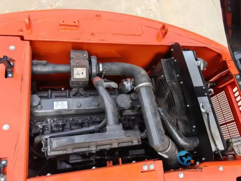 Used-Excavator-DOOSAN-DX15010