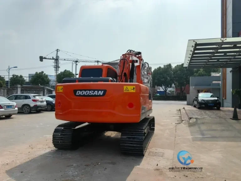 Used-Excavator-DOOSAN-DX1504