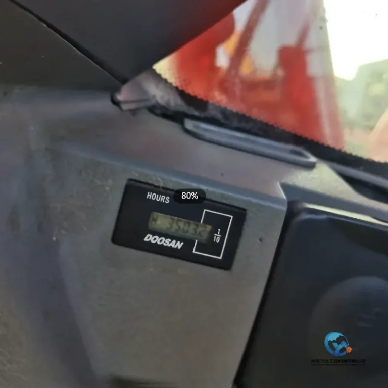 Used-Excavator-DOOSAN-DX300-LC-9C-1