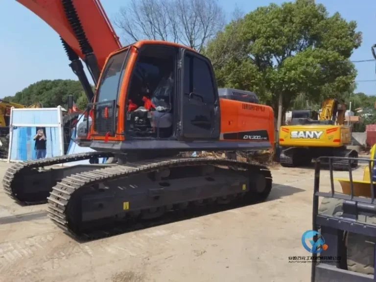 Used-Excavator-DOOSAN-DX300LCA1