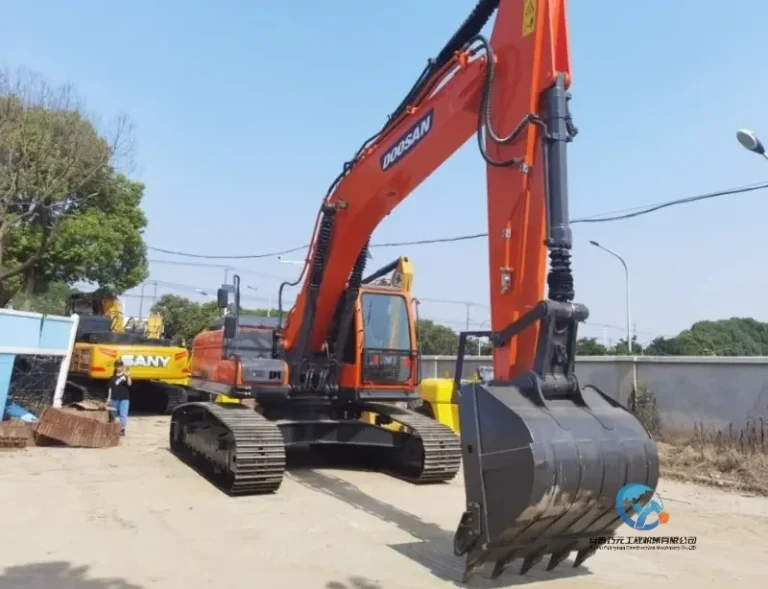 Used-Excavator-DOOSAN-DX300LCA3