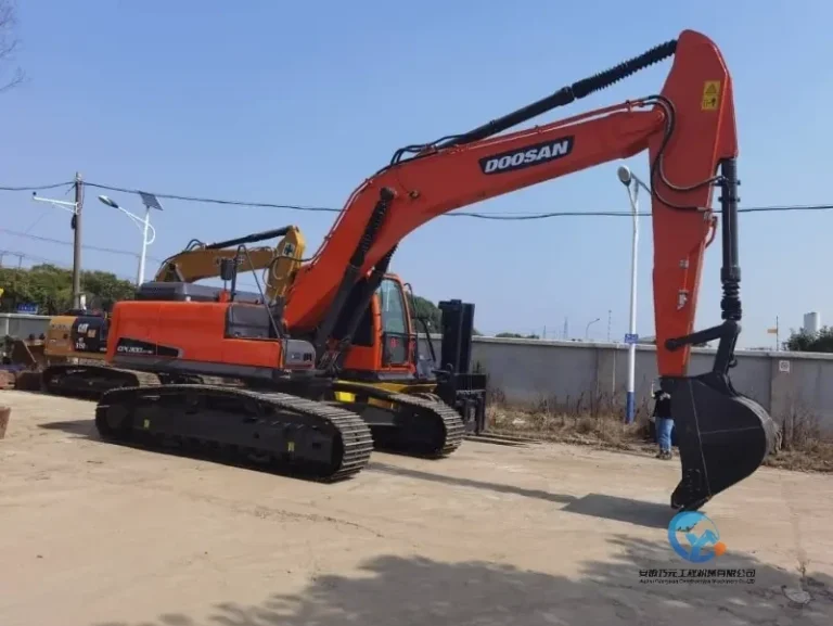 Used-Excavator-DOOSAN-DX300LCA4