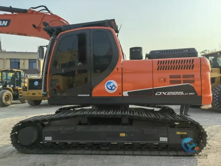 Used-Excavator-Doosan-DX225LC-9C-13