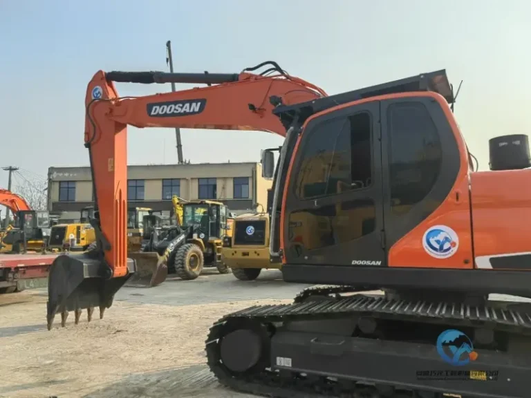 Used-Excavator-Doosan-DX225LC-9C-23