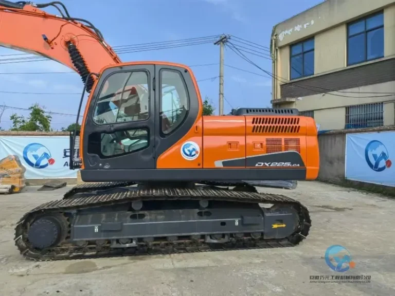 Used-Excavator-Doosan-DX225LCA-16