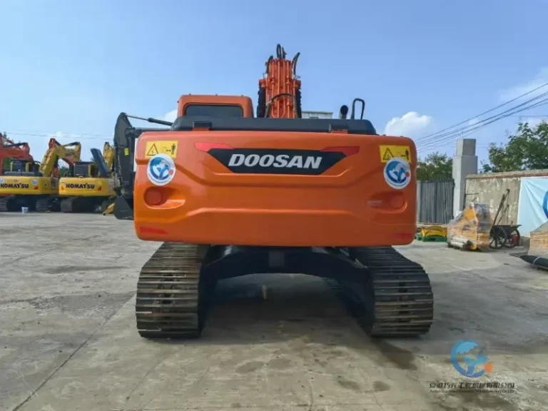 Used-Excavator-Doosan-DX225LCA-2