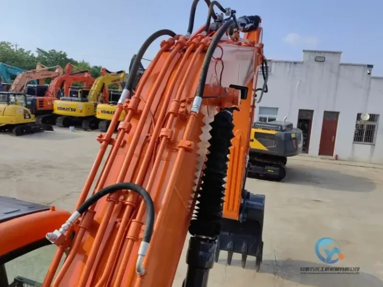 Used-Excavator-Doosan-DX225LCA-5