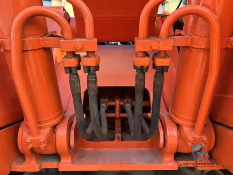 Used-Excavator-Doosan-DX260-13