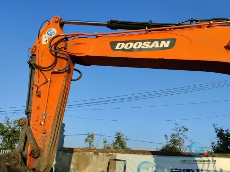 Used-Excavator-Doosan-DX380-9-4