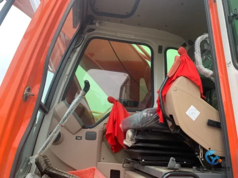 Used-Excavator-Doosan-DX420LC-79