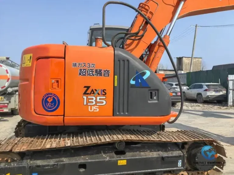 Used-Excavator-Hitachi-ZX135-15