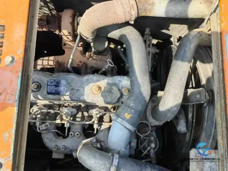 Used-Excavator-Hitachi-ZX135-18