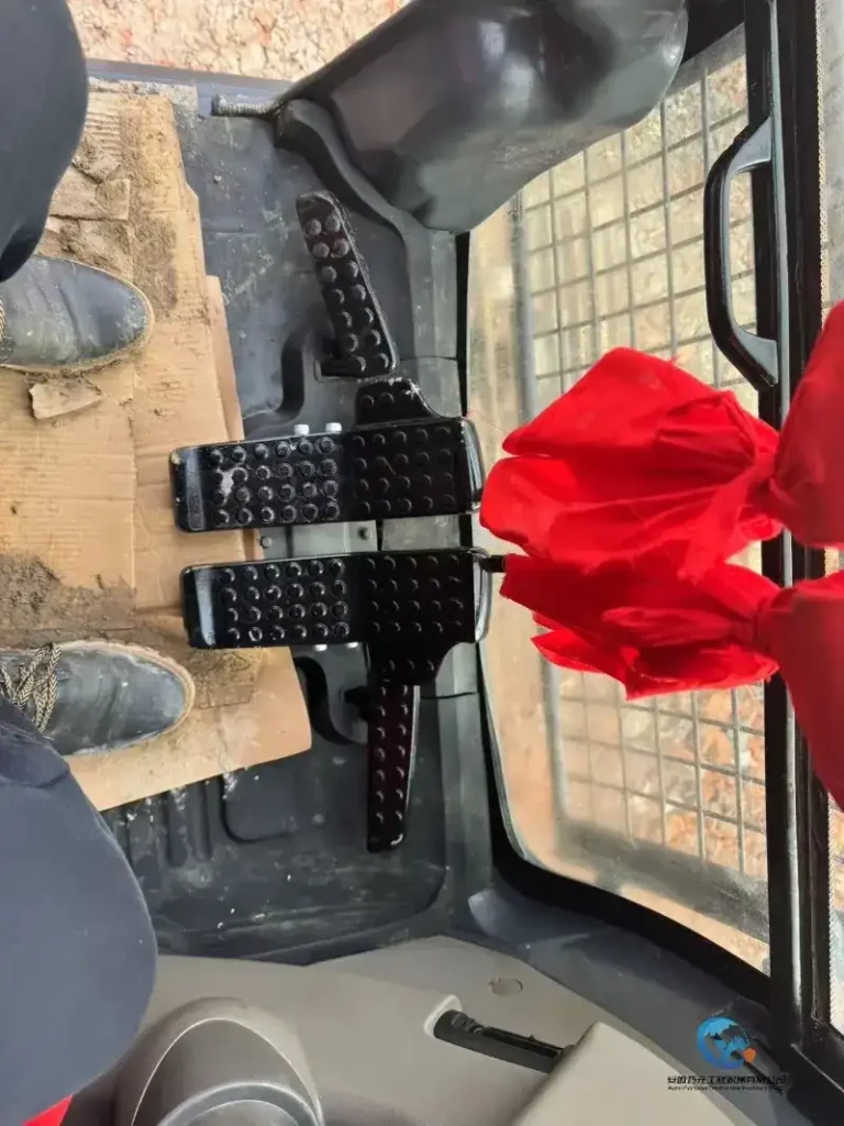 Used-Excavator-Hitachi-ZX35019