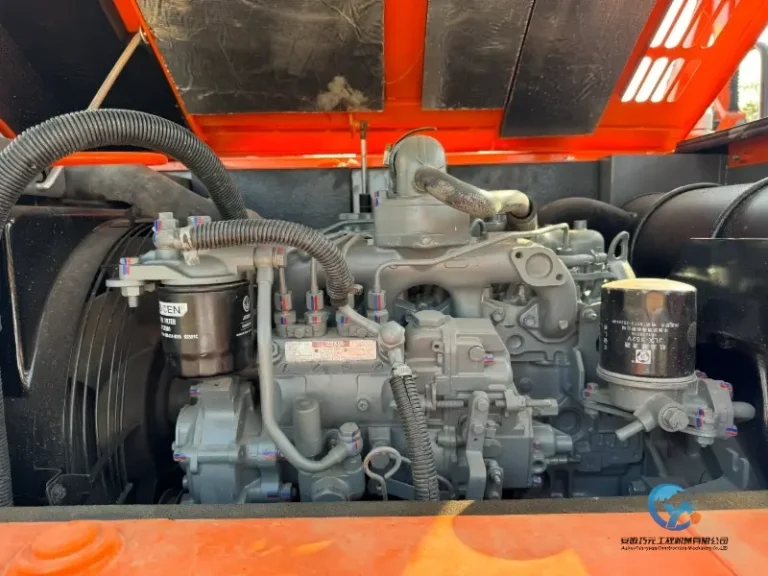 Used-Excavator-Hitachi-ZX70-112