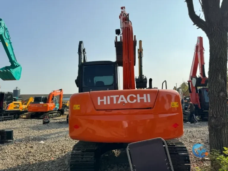 Used-Excavator-Hitachi-ZX70-114