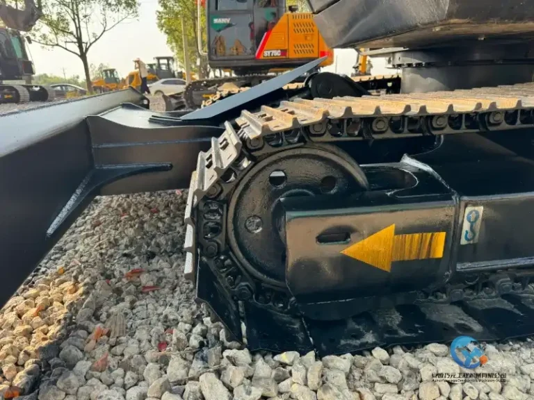 Used-Excavator-Hitachi-ZX70-13