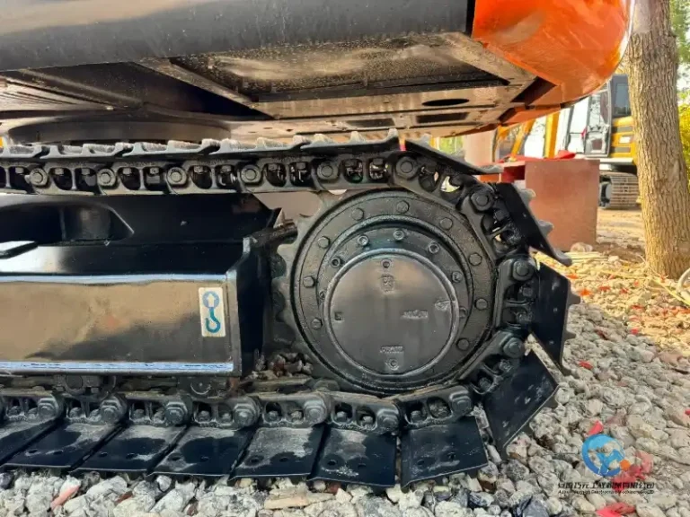 Used-Excavator-Hitachi-ZX70-19