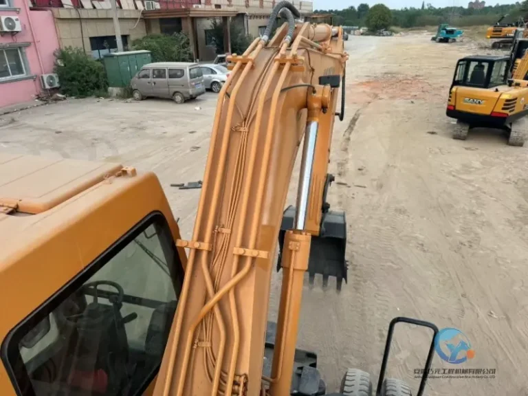 Used-Excavator-Hyundai-150W-9-13