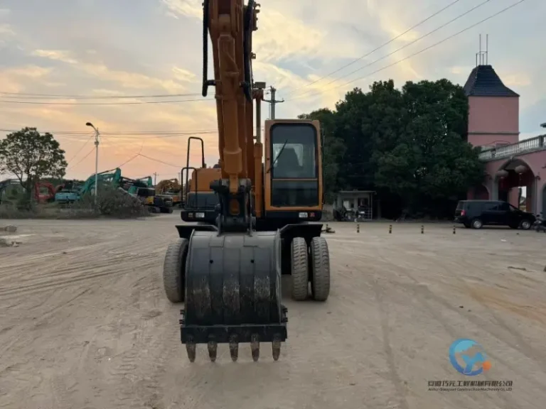 Used-Excavator-Hyundai-150W-9-25