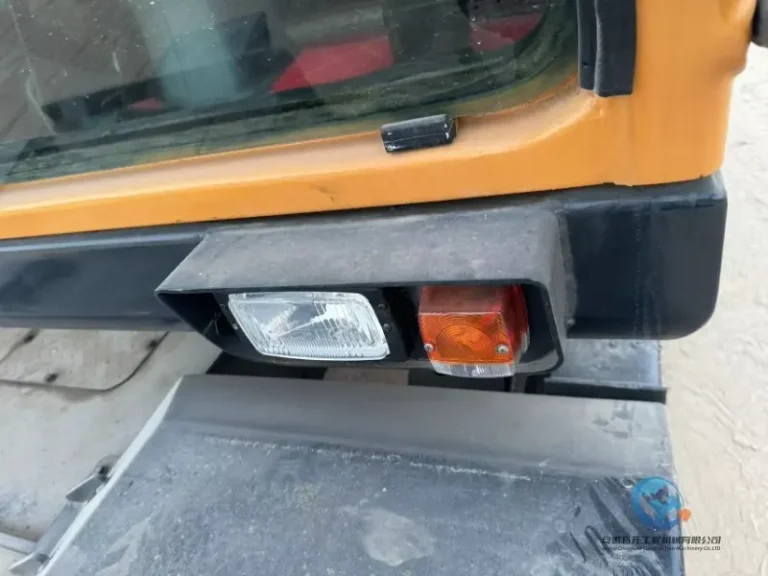 Used-Excavator-Hyundai-150W-9-6