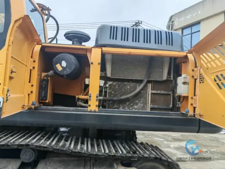 Used-Excavator-Hyundai-305LC-9T-11