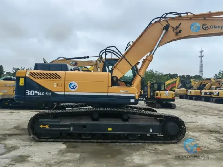 Used-Excavator-Hyundai-305LC-9T-4