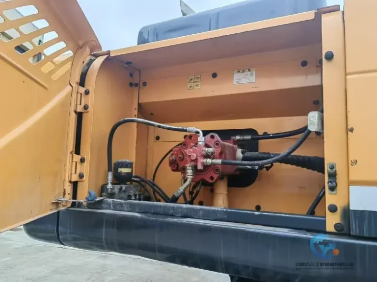 Used-Excavator-Hyundai-305LC-9T-7