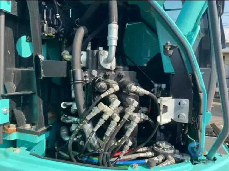 Used-Excavator-Kobelco-135SRD-5-2