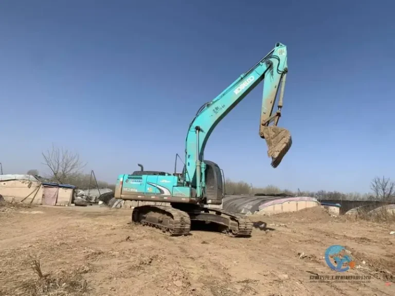 Used-Excavator-Kobelco-SK260-1-1