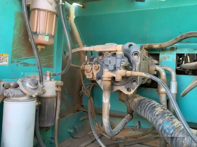 Used-Excavator-Kobelco-SK260-10