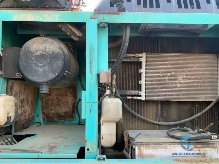 Used-Excavator-Kobelco-SK260-15