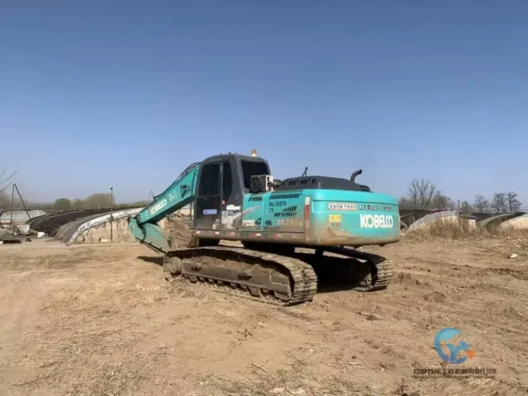 Used-Excavator-Kobelco-SK260-3