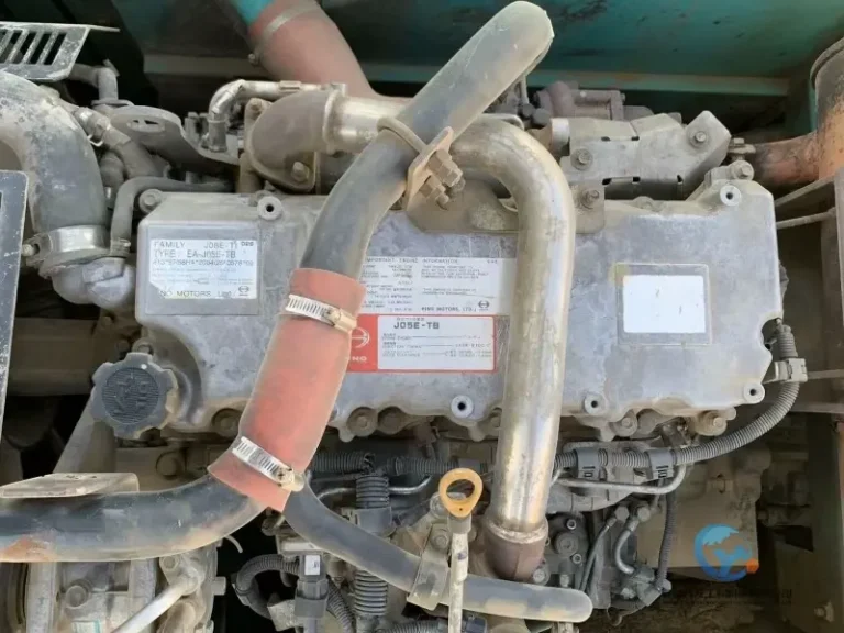 Used-Excavator-Kobelco-SK260-6