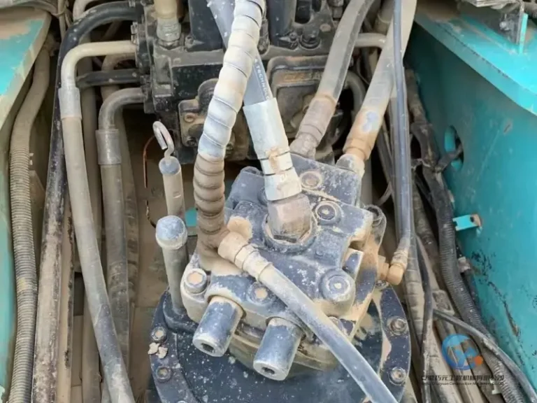 Used-Excavator-Kobelco-SK260-7