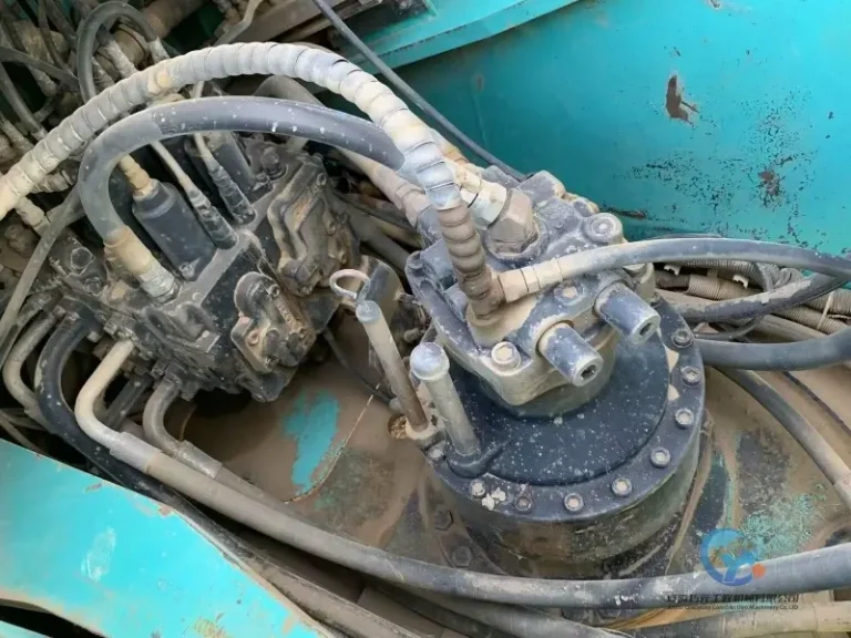 Used-Excavator-Kobelco-SK260-8