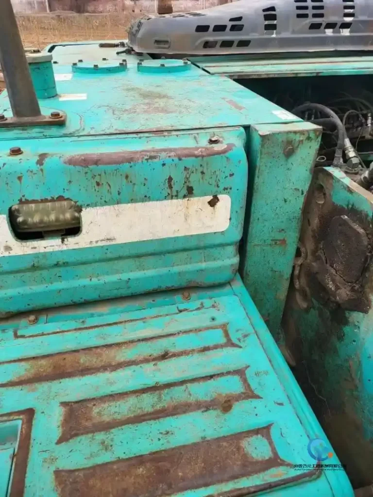 Used-Excavator-Kobelco-SK26010