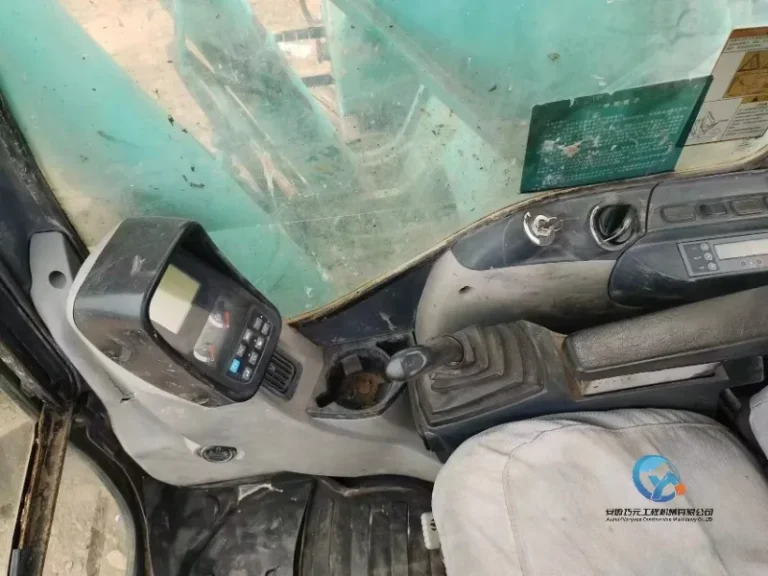 Used-Excavator-Kobelco-SK26018