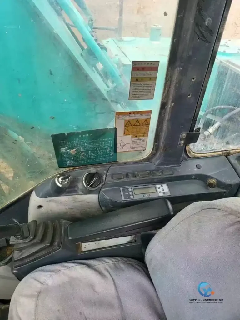 Used-Excavator-Kobelco-SK26022