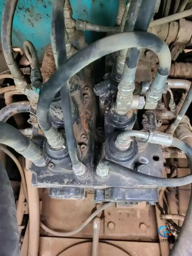 Used-Excavator-Kobelco-SK2608