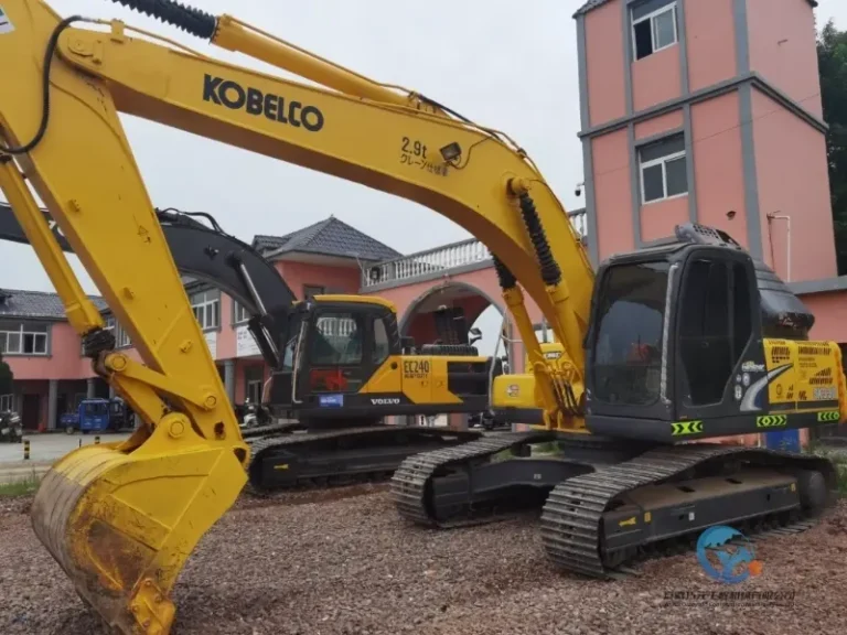 Used-Excavator-Kobelco-SK330-3