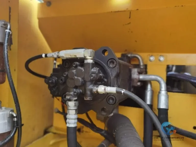 Used-Excavator-Kobelco-SK330-4