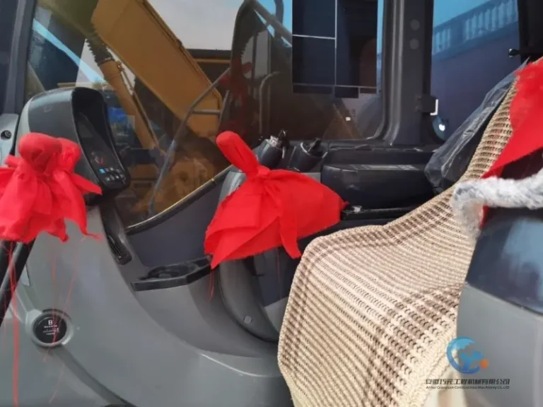 Used-Excavator-Kobelco-SK330-8