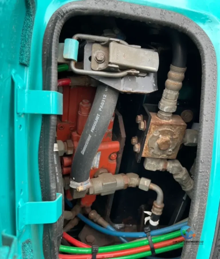 Used-Excavator-Kobelco-SK552