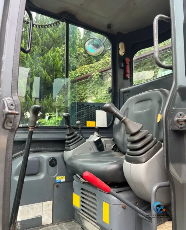 Used-Excavator-Kobelco-SK555