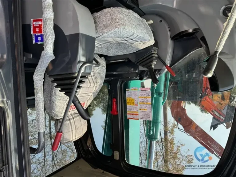 Used-Excavator-Kobelco-SK75-10