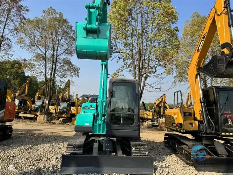 Used-Excavator-Kobelco-SK75-2-1